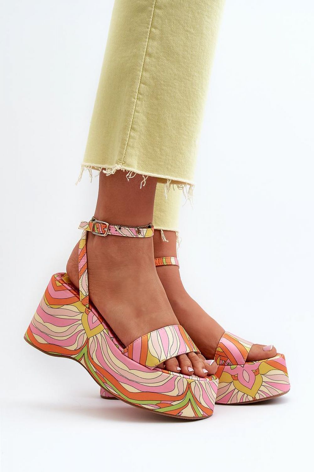 Buskin Model 195755 Step in Style